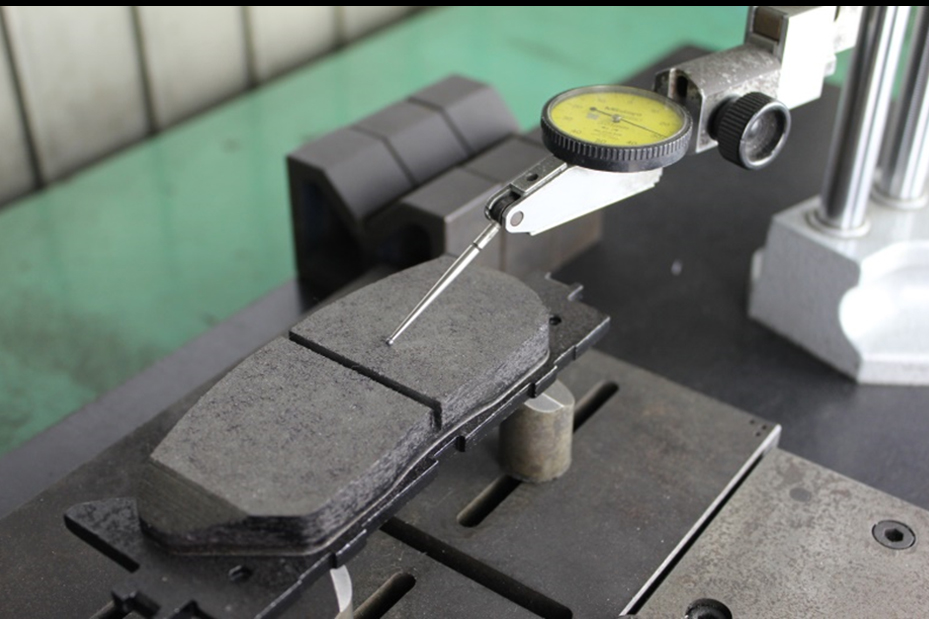 Packing Brake Pads in a Box as a Set